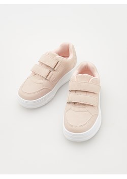 Reserved - Sneakersy na rzepy - brudny róż ze sklepu Reserved w kategorii Buty sportowe dziecięce - zdjęcie 169935823