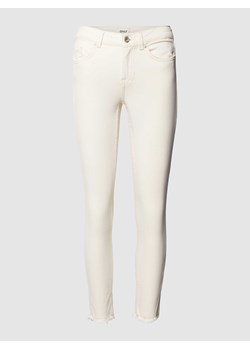 Jeansy o kroju slim fit z postrzępionymi zakończeniami nogawek ze sklepu Peek&Cloppenburg  w kategorii Jeansy damskie - zdjęcie 169963964