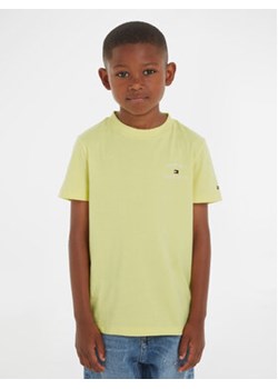 Tommy Hilfiger T-Shirt Th Logo KB0KB08807 Żółty Regular Fit ze sklepu MODIVO w kategorii T-shirty chłopięce - zdjęcie 169973681