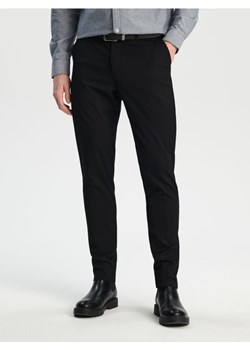 Sinsay - Spodnie chino slim - czarny ze sklepu Sinsay w kategorii Spodnie męskie - zdjęcie 169999090