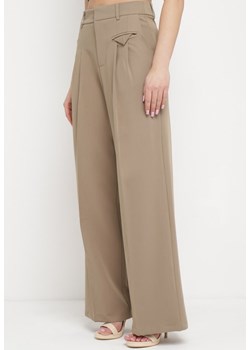 Ciemnobeżowe Eleganckie Spodnie w Garniturowym Stylu z Zakładkami Illthai ze sklepu Born2be Odzież w kategorii Spodnie damskie - zdjęcie 169999483