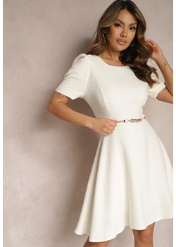 Biała Rozkloszowana Sukienka Mini z Lekko Bufiastymi Rękawkami Merridia ze sklepu Renee odzież w kategorii Sukienki - zdjęcie 170006740