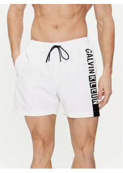 Calvin Klein Swimwear Szorty kąpielowe KM0KM00991 Biały Regular Fit ze sklepu MODIVO w kategorii Kąpielówki - zdjęcie 170009581