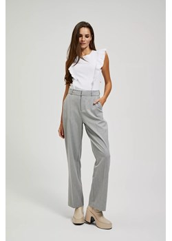 Garniturowe spodnie z prostymi nogawkami i kieszeniami szare ze sklepu Moodo.pl w kategorii Spodnie damskie - zdjęcie 170015961