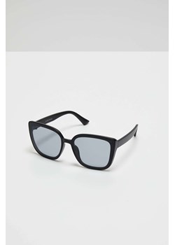 Okulary przeciwsłoneczne plastikowe czarne ze sklepu Moodo.pl w kategorii Okulary przeciwsłoneczne damskie - zdjęcie 170016260