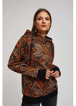 Bluza z kapturem i nadrukiem liści czarna ze sklepu Moodo.pl w kategorii Bluzy damskie - zdjęcie 170018404