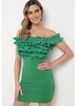 Zielona Dopasowana Sukienka Mini z Hiszpańskim Dekoltem z Falbankami Ionas ze sklepu Born2be Odzież w kategorii Sukienki - zdjęcie 170020793