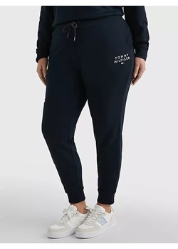 Spodnie dresowe damskie Tommy Hilfiger granatowe UW0UW04522 ze sklepu piubiu_pl w kategorii Spodnie damskie - zdjęcie 170029860