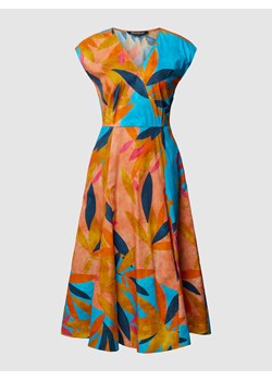 Sukienka midi z efektem stopniowania model ‘MELA’ ze sklepu Peek&Cloppenburg  w kategorii Sukienki - zdjęcie 170039051