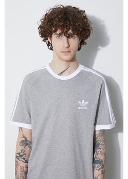 adidas Originals t-shirt bawełniany męski kolor szary wzorzysty IA4848 ze sklepu PRM w kategorii T-shirty męskie - zdjęcie 170039273