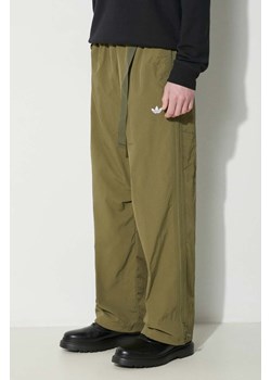 adidas Originals spodnie dresowe kolor zielony gładkie IS0201 ze sklepu PRM w kategorii Spodnie męskie - zdjęcie 170039491