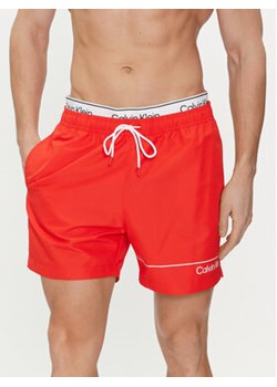 Calvin Klein Swimwear Szorty kąpielowe KM0KM00957 Czerwony Regular Fit ze sklepu MODIVO w kategorii Kąpielówki - zdjęcie 170045244