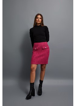 Spódnica w tweedowym stylu różowa ze sklepu Moodo.pl w kategorii Spódnice - zdjęcie 170047611