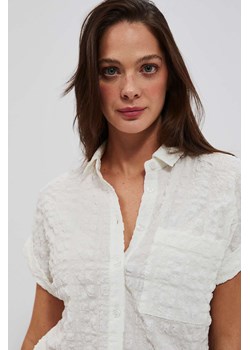 Koszula z kieszonką biała ze sklepu Moodo.pl w kategorii Koszule damskie - zdjęcie 170047703