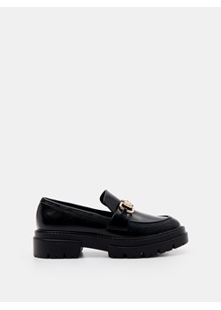 Mohito - Czarne loafersy - czarny ze sklepu Mohito w kategorii Półbuty damskie - zdjęcie 170051923