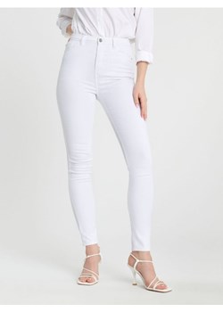 Sinsay - Jeansy skinny high waist - biały ze sklepu Sinsay w kategorii Jeansy damskie - zdjęcie 170053794