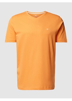 T-shirt z dekoltem w serek ze sklepu Peek&Cloppenburg  w kategorii T-shirty męskie - zdjęcie 170056512