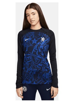 Damska treningowa koszulka piłkarska z półokrągłym dekoltem Nike Dri-FIT Chelsea F.C. Strike - Niebieski ze sklepu Nike poland w kategorii Bluzki damskie - zdjęcie 170057591