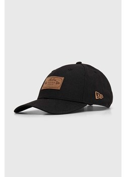 New Era czapka z daszkiem kolor czarny z aplikacją ze sklepu PRM w kategorii Czapki z daszkiem męskie - zdjęcie 170064862