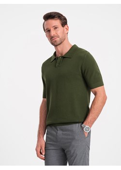 Koszulka męska polo ze strukturalnej dzianiny - oliwkowa V1 OM-POSS-0117 ze sklepu ombre w kategorii T-shirty męskie - zdjęcie 170067651