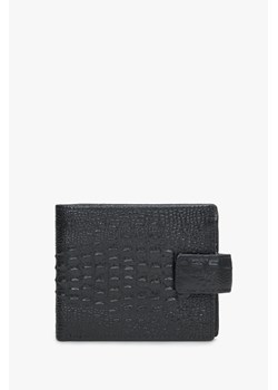 Estro: Czarny portfel męski z zapięciem z tłoczonej skóry naturalnej ze sklepu Estro w kategorii Portfele męskie - zdjęcie 170094312