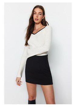 trendyol Sweter w kolorze białym ze sklepu Limango Polska w kategorii Swetry damskie - zdjęcie 170107732