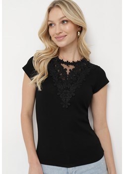 Czarny Bawełniany T-shirt z Koronkową Wstawką Thinara ze sklepu Born2be Odzież w kategorii Bluzki damskie - zdjęcie 170109481
