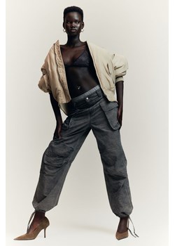 H & M - Spodnie cargo o postarzanym wyglądzie - Szary ze sklepu H&M w kategorii Spodnie damskie - zdjęcie 170117431