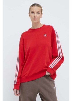 adidas Originals bluza 3-Stripes Crew OS damska kolor czerwony z aplikacją IN8487 ze sklepu PRM w kategorii Bluzy damskie - zdjęcie 170121483