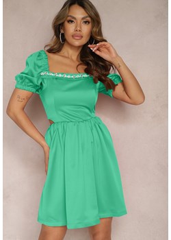 Zielona Rozkloszowana Sukienka Mini z Wycięciami po Bokach i Cyrkoniami na Dekolcie Erelasia ze sklepu Renee odzież w kategorii Sukienki - zdjęcie 170140631