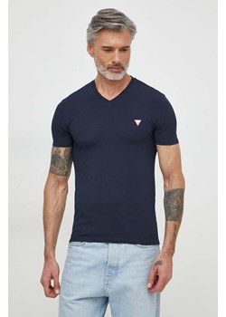Guess t-shirt męski kolor granatowy gładki M2YI32 J1314 ze sklepu ANSWEAR.com w kategorii T-shirty męskie - zdjęcie 170143502