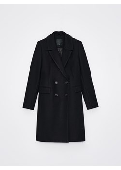 Mohito - Czarny płaszcz z dwurzędowym zapięciem - czarny ze sklepu Mohito w kategorii Płaszcze damskie - zdjęcie 170151523