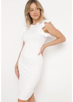 Biała Dopasowana Sukienka Midi z Falbanką przy Rękawie Ekarra ze sklepu Born2be Odzież w kategorii Sukienki - zdjęcie 170152921