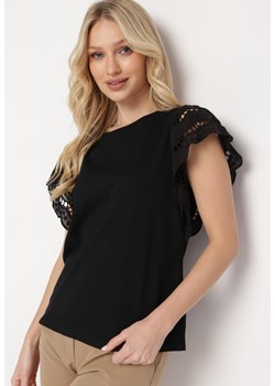 Czarna Bluzka z Szerokim Krótkim Ażurowym Rękawem Aribana ze sklepu Born2be Odzież w kategorii Bluzki damskie - zdjęcie 170153323