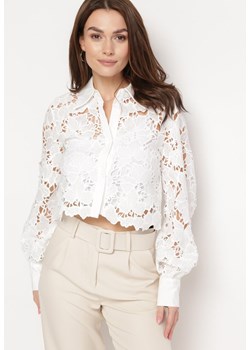 Biała Koszula o Krótkim Fasonie z Ażurowym Zdobieniem Sottiana ze sklepu Born2be Odzież w kategorii Koszule damskie - zdjęcie 170153510