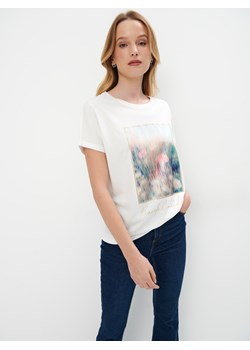 Mohito - T-shirt z nadrukiem - biały ze sklepu Mohito w kategorii Bluzki damskie - zdjęcie 170154883