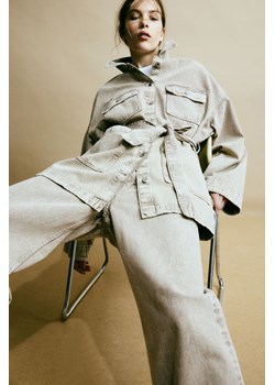 H & M - Kurtka dżinsowa z wiązanym paskiem - Beżowy ze sklepu H&M w kategorii Kurtki damskie - zdjęcie 170209741