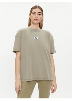 Calvin Klein Jeans T-Shirt J20J223278 Zielony Boyfriend Fit ze sklepu MODIVO w kategorii Bluzki damskie - zdjęcie 170211731