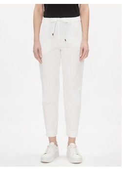 Max Mara Leisure Spodnie materiałowe Terreno 2416131058 Biały Regular Fit ze sklepu MODIVO w kategorii Spodnie damskie - zdjęcie 170211952