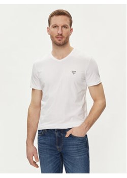 Guess T-Shirt Caleb U97M01 KCD31 Biały Slim Fit ze sklepu MODIVO w kategorii T-shirty męskie - zdjęcie 170212134