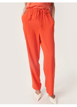 Soaked in Luxury Spodnie &quot;Shirley&quot; w kolorze pomarańczowym ze sklepu Limango Polska w kategorii Spodnie damskie - zdjęcie 170213660
