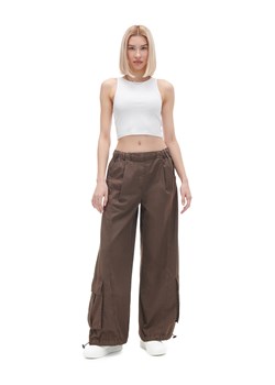 Cropp - Brązowe spodnie wide leg - zielony ze sklepu Cropp w kategorii Spodnie damskie - zdjęcie 170218582