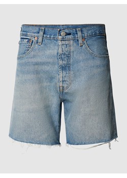 Szorty jeansowe o kroju regular fit z zapięciem na guzik ze sklepu Peek&Cloppenburg  w kategorii Spodenki męskie - zdjęcie 170220272