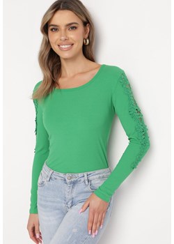Zielona Bluzka z Ażurową Koronką na Rękawach i Plecach Ailrenia ze sklepu Born2be Odzież w kategorii Bluzki damskie - zdjęcie 170232624