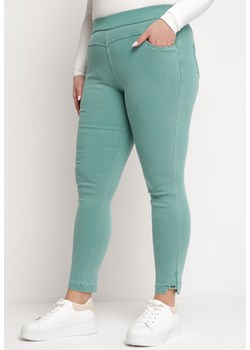 Jasnozielone Dopasowane Spodnie Jegginsy z Gumką w Pasie Zenzira ze sklepu Born2be Odzież w kategorii Spodnie damskie - zdjęcie 170232840