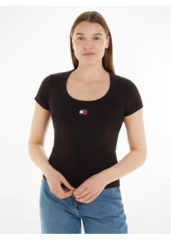 TOMMY JEANS Koszulka w kolorze czarnym ze sklepu Limango Polska w kategorii Bluzki damskie - zdjęcie 170235604