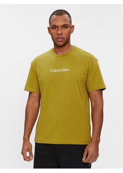 Calvin Klein T-Shirt Hero K10K111346 Zielony Regular Fit ze sklepu MODIVO w kategorii T-shirty męskie - zdjęcie 170237541