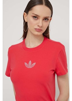 adidas Originals t-shirt damski kolor czerwony IS4596 ze sklepu ANSWEAR.com w kategorii Bluzki damskie - zdjęcie 170258692