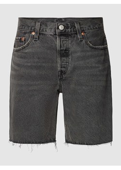 Jeansowe,wystrzępione szorty ze sklepu Peek&Cloppenburg  w kategorii Szorty - zdjęcie 170259520