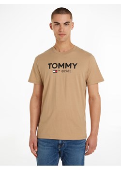 TOMMY JEANS Koszulka w kolorze beżowym ze sklepu Limango Polska w kategorii T-shirty męskie - zdjęcie 170261893